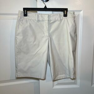 Nike Dri-Fit Bermuda Gold Shorts Women’s Size 6